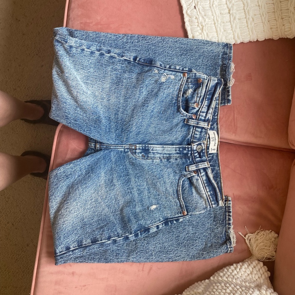 ✨ High Rise Mom Jean ✨